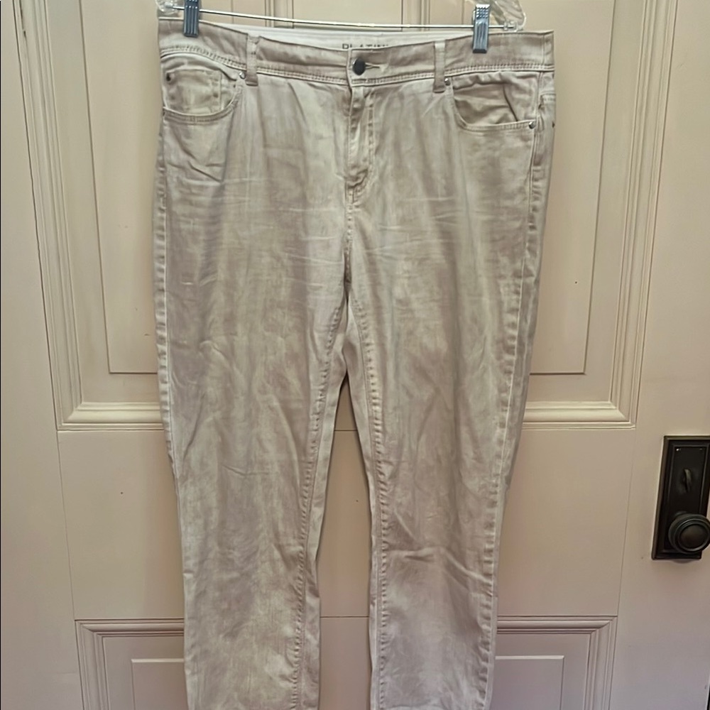 Chico's Platinum Sand Colored/Tan Jeans - Chico's Size 1.5/US 10